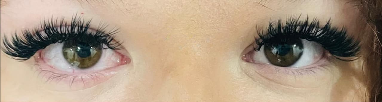 After professional eyelash extensions - Beauté Cils Saint-Lin