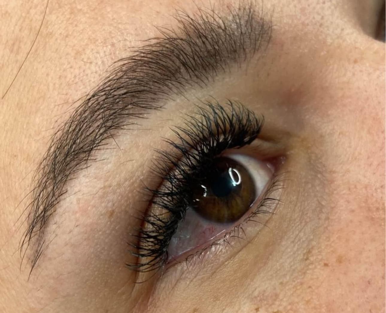 Eyelash extensions Beauté Cils Saint-Lin 9 - Russian volume, classic and hybrid